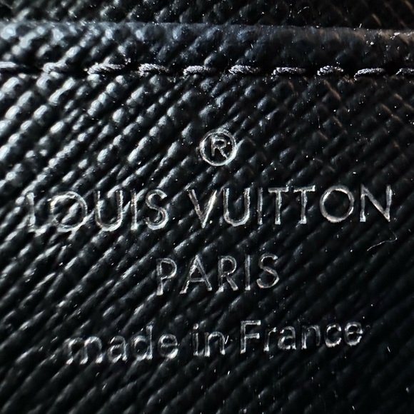 100% Authentic Louis Vuitton Special Edition Epi Leather Wallet - Picture 11 of 12